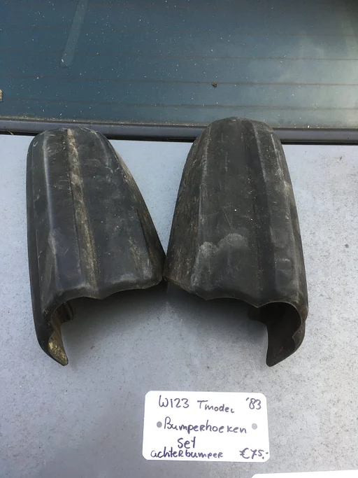 Mercedes w123 1983 station Bumperhoeken set tbv Achterbumper