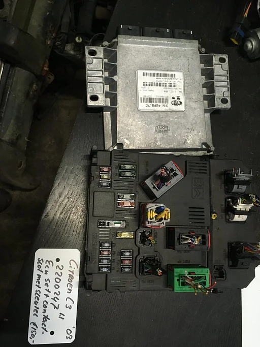 Citroen C3  1.1 2003 complete ecu set met contactslot