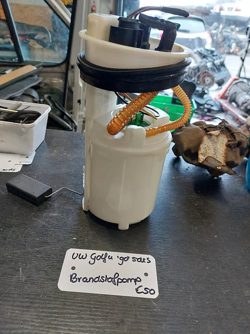 VW Golf 4 5drs brandstofpomp '98