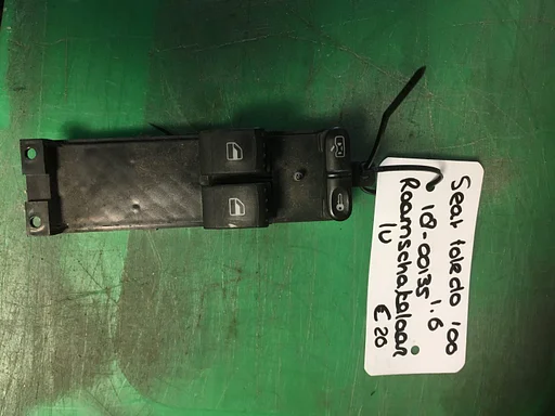 Seat Toledo 2000 raamschakelaar linksvoor
