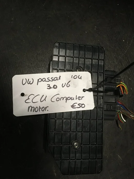 Vw Passat 3.0 v6 2004 ECU