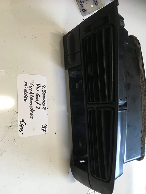 Vw Golf 3 1996 1.8 Luchtroosters midden met radioframe