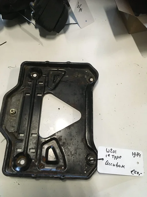 Mercedes w201 / 190 1983 Accubak