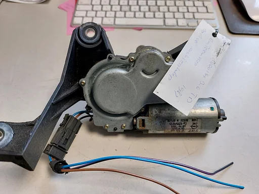 Opel Astra 3.0TD ruitenwissermotor achter '87