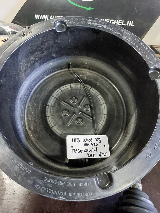 MB W126 420 reservewiel bak '89