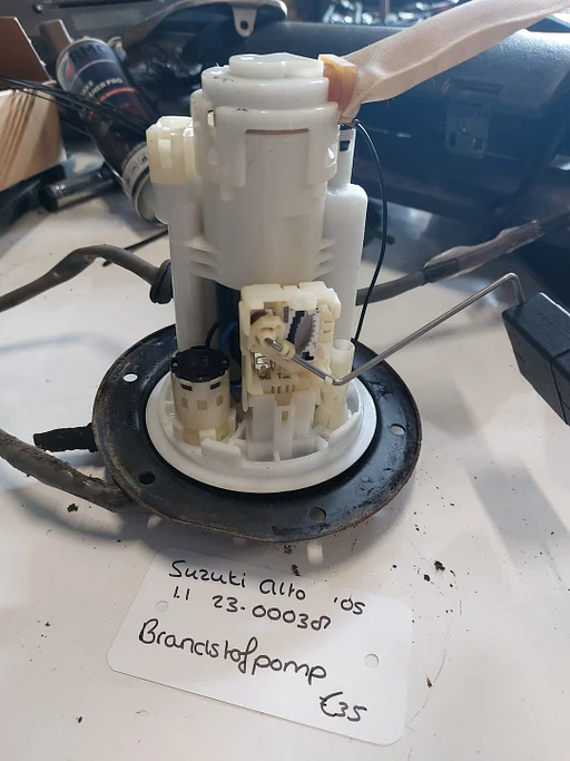 Suzuki Alto 1.1B BrandstofPomp '05