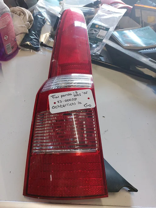 Fiat Panda 5drs 1.3B Achterlicht la of ra