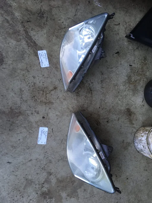 Ford focus 3 deurs 2003 Koplamp Links of Rechts