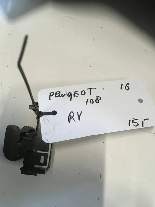 Peugeot 108 2016 raamschakelaar rechtsvoor