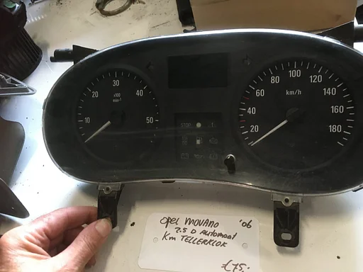 Opel Movan 2.5 Diesel automaat Km tellerklok