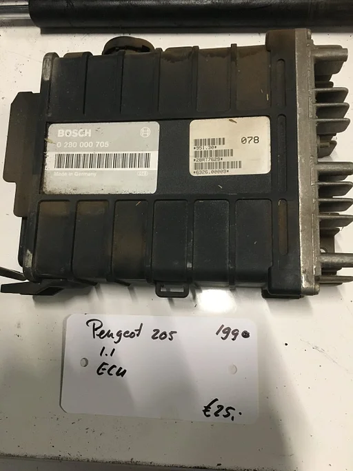 Peugeot 205 1.1 b 1990 ECU