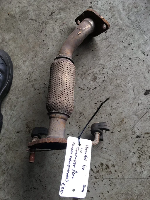 Hyundai i 10   1.0 2014 Flex stuk tussen de katalysators