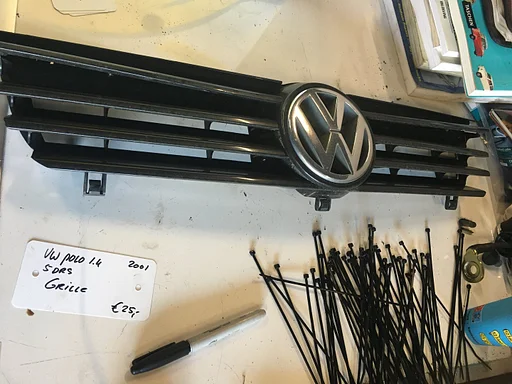 Vw Polo 1.4 5drs 2001   Grille