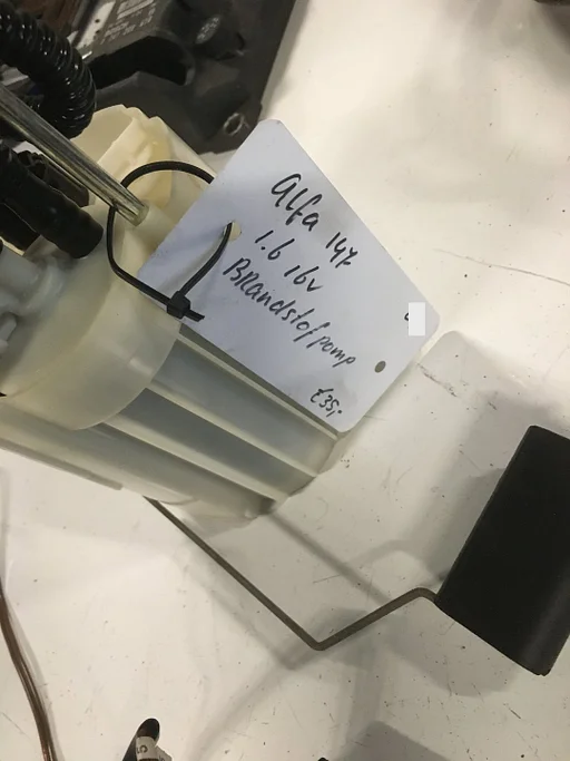 Alfa 147 1.6 16v 2003 Brandstofpomp