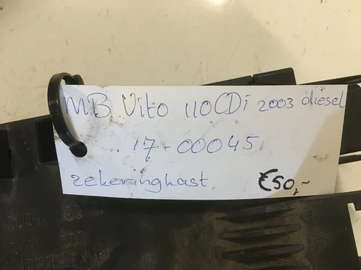 Mercedes Vito 110 cdi 2003 Zekeringkast