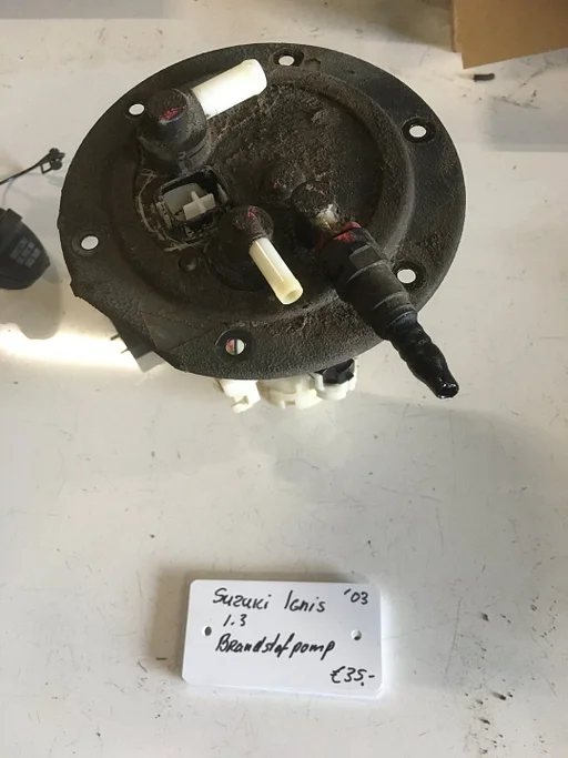 Suzuki Ignis 1.3 2003 Brandstofpomp