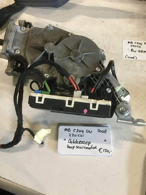 Mercedes C 204 220 cdi 2008  Achterklep Sluithulpmotor