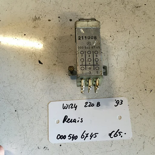 Mercedes W124 220 Benzine 1993 Overspanningsregelaar / Relais