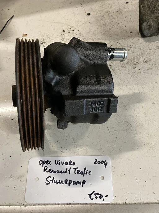 Opel Vivaro Renault trafic  1.9 diesel 2004 Stuurpomp