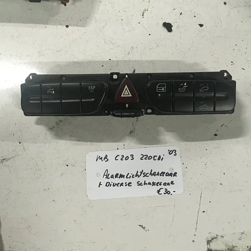 Mercedes C203 220cdi 2003 sedan Alarmlichtschakelaar met diverse schakelaars 203 821 7379