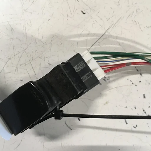 Suzuki Splash 2008    Raamschakelaar rechtsvoor