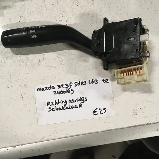 Mazda 323F 5drs 1.6 B 2002 Wagennr 2400169 Richtingaanwijzerschakelaar