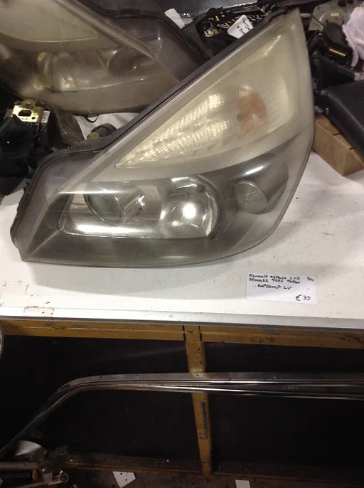 Renault Espace 5 drs 2.0 Benzine Turbo 2005 Wagennr 2500022 Koplamp Linksvoor