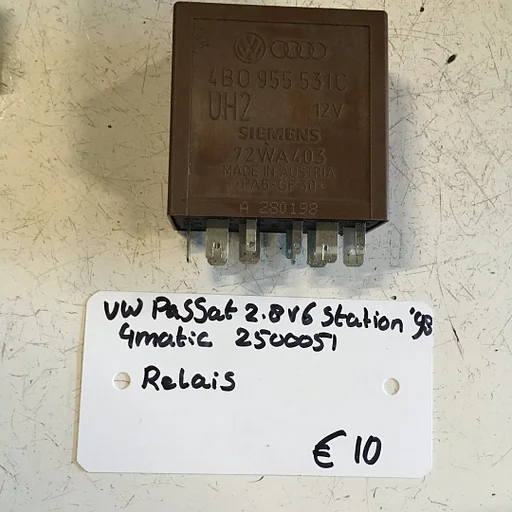 Vw Passat 2.8 v6 station 4 matic 1998 Wagennr 2500051 Ruitenwisserrelais