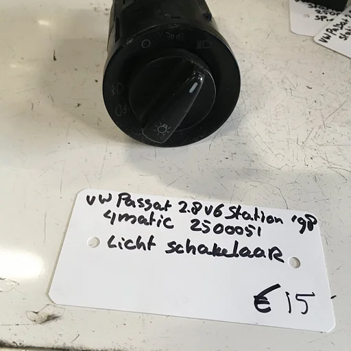 Vw Passat 2.8 v6 station 4 matic 1998 Wagennr 2500051 Lichtschakelaar
