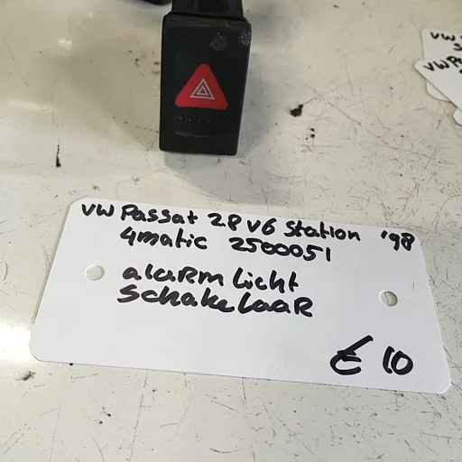 Vw Passat 2.8 v6 station 4 matic 1998 Wagennr 2500051 Alarmlichtschakelaar