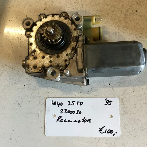 Mercedes W140 3.5 Turbodiesel 1995 wagennr 2300030 Raammotor Rechtsvoor Bosch 130 821 503