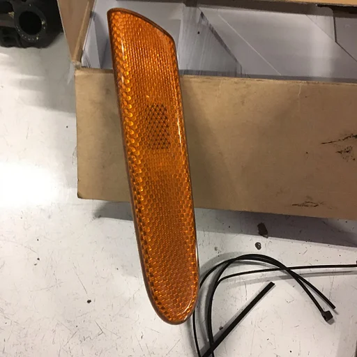 Jaguar S type 3.0 V6 executive 2004  Wagennr 2500061  BumperReflector Links of Rechts