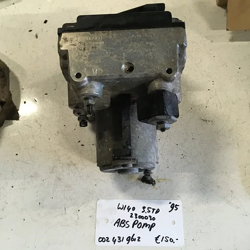 Mercedes W140 3.5 Turbodiesel 1995 wagennr 2300030 ABS Pomp  002 431 9612 / 0 285 217 003