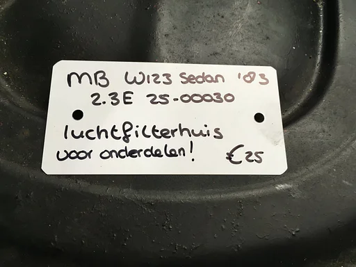 Mercedes W123 Sedan 2.3 1983 Wagennr 2500030  Luchtfilterhuis voor onderdelen