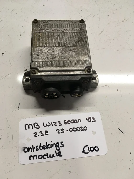 Mercedes W123 Sedan 2.3 1983 Wagennr 2500030  Ontstekings module 0 227 100 023