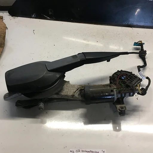 Mercedes CLK Cabrio 2.0 compressor 2000 wagennr 2500065  Ruitenwissermechaniek met motor