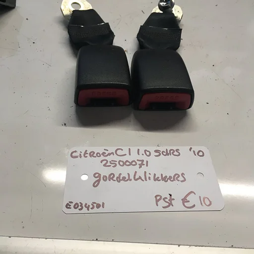 Citroen C1    1.0  2010 Wagennr 2500071  Gordel Insteek Gordel sluiting Achter E034501