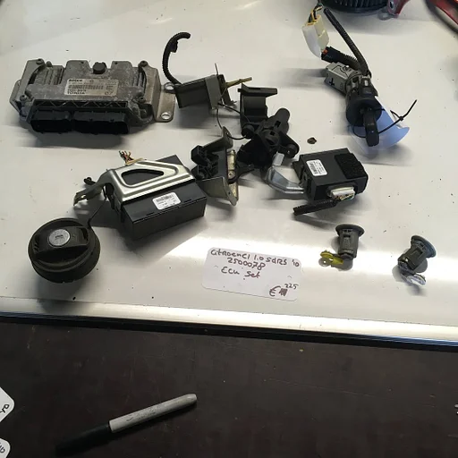 Citroen C1 1.0 5drs 2010 Wagennr 2500078   Contactslot set met ECU