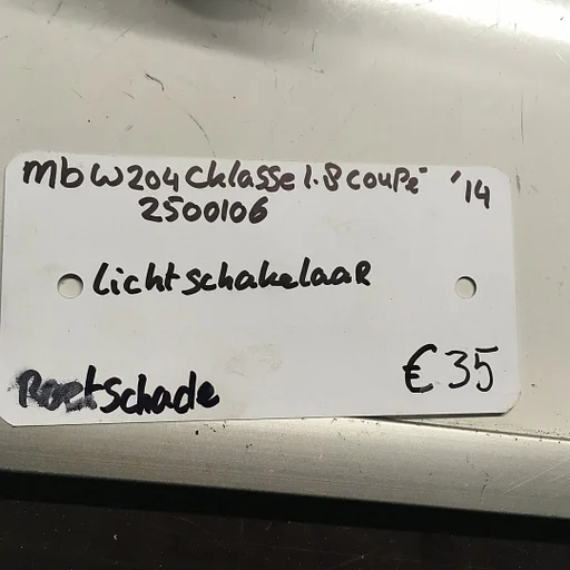 Mercedes C204 coupe 1.8 2014 wagennr 2500106  Lichtschakelaar  ( licht roetschade )