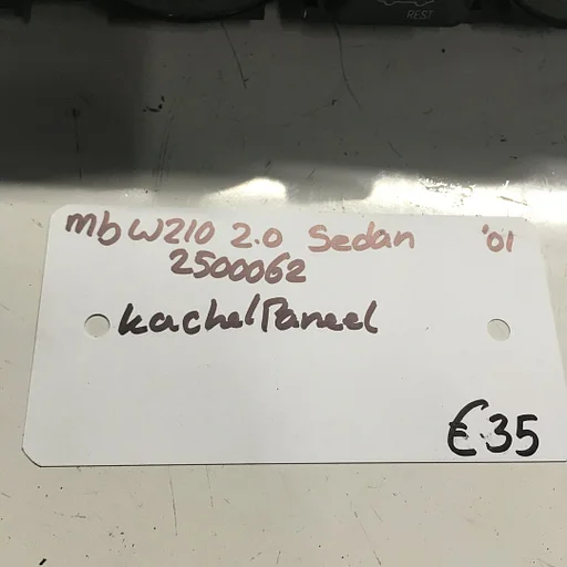 Mercedes W210 2001  sedan   2500062  Kachelbedieningspaneel 210 830 31 85