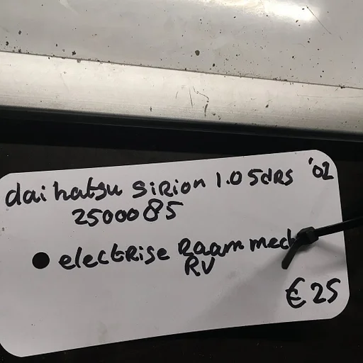 Daihatsu Sirion 1.0 5drs 2002 wagennr 2500085 Elektr Raammechanisme Rechtsvoor