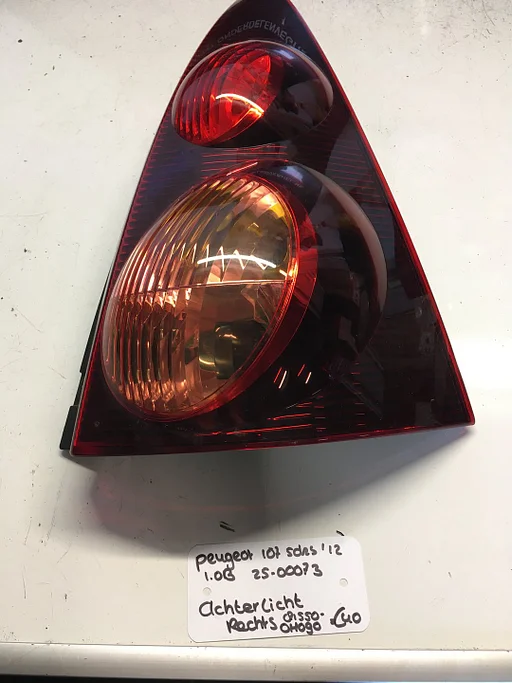 Peugeot 107  1.0 B    5drs  2012   2500073   Achterlicht Rechtsachter 81550-0H090