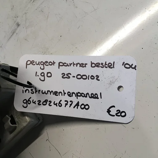 Citroen C1 5drs 1.0 12v 2010  2500078 Instrumentenpaneel   964284677 A00
