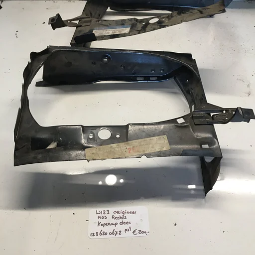 Mercedes W123 Nos Koplamp rand Rechts  123 620 0672