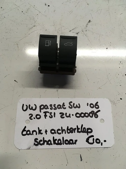 Vw Passat 2.0 fsi SW 2006 2400086  Achterklepbedieningschakelaar Tankklepschakelaar