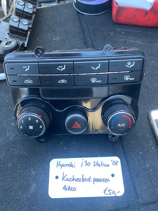 Hyundai I30 station 1.6 Diesel 2008 2500138  Kachelbedieningspaneel 97250-2LXXX