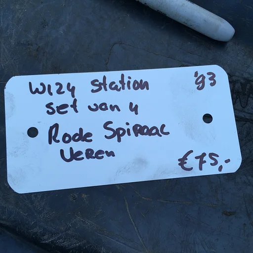 Mercedes W124 1993 Spiraalveren set van vier Rood