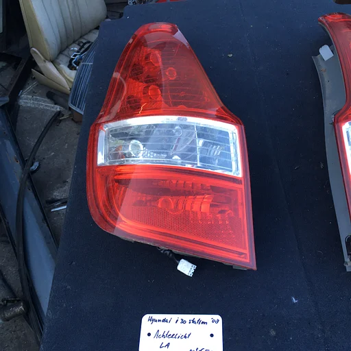 Hyundai i30 CW Station 1.6 Diesel 2008 2500138   Achterlicht Links of Rechts