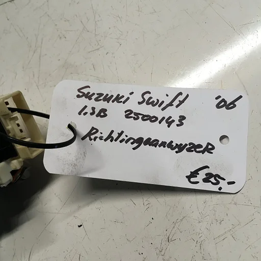 Suzuki Swift 1.3 Benzine 2006 2500143   Richtingaanwijzer / verlichting