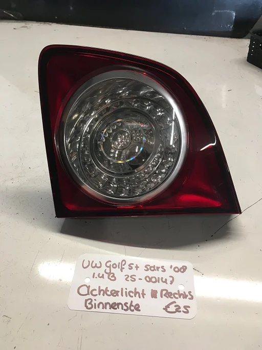 Vw Golf 5 plus 5drs 1.4 B 2008 2500147  Achterlicht in Klep Links  5M0945093J of Rechts in klep 5M0945094J